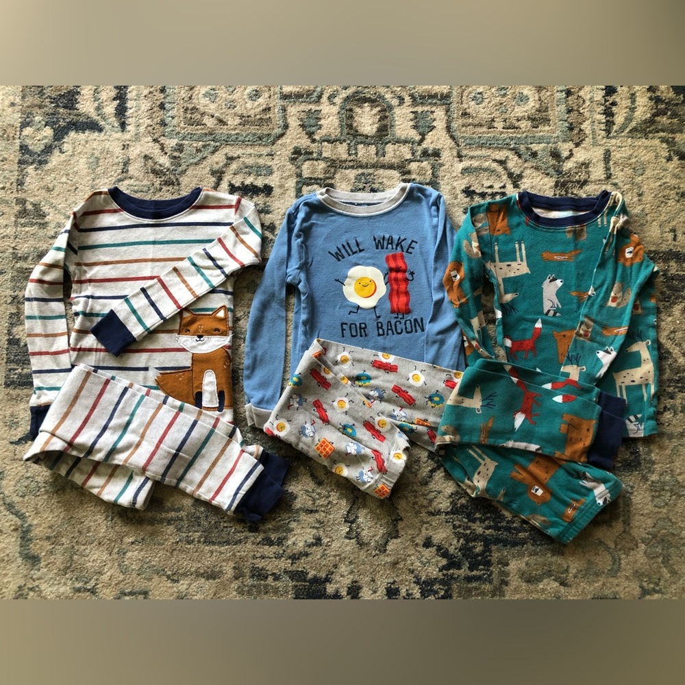 Bundle of size 5t carters brand pajamas